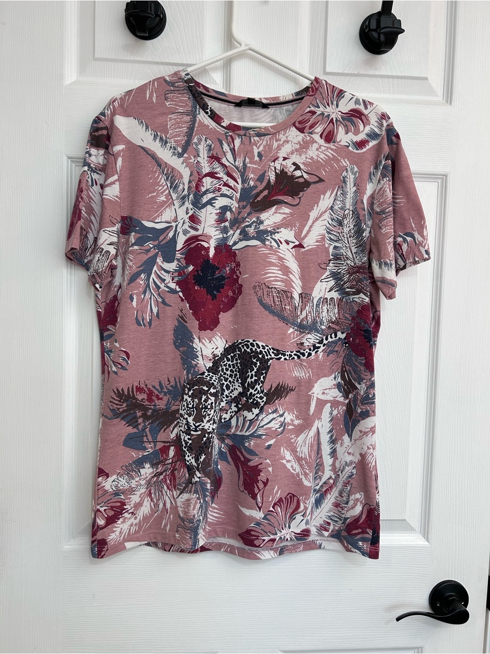 RW&CO. Rose Pink Tropical Leopard Print Short Sleeve Tee